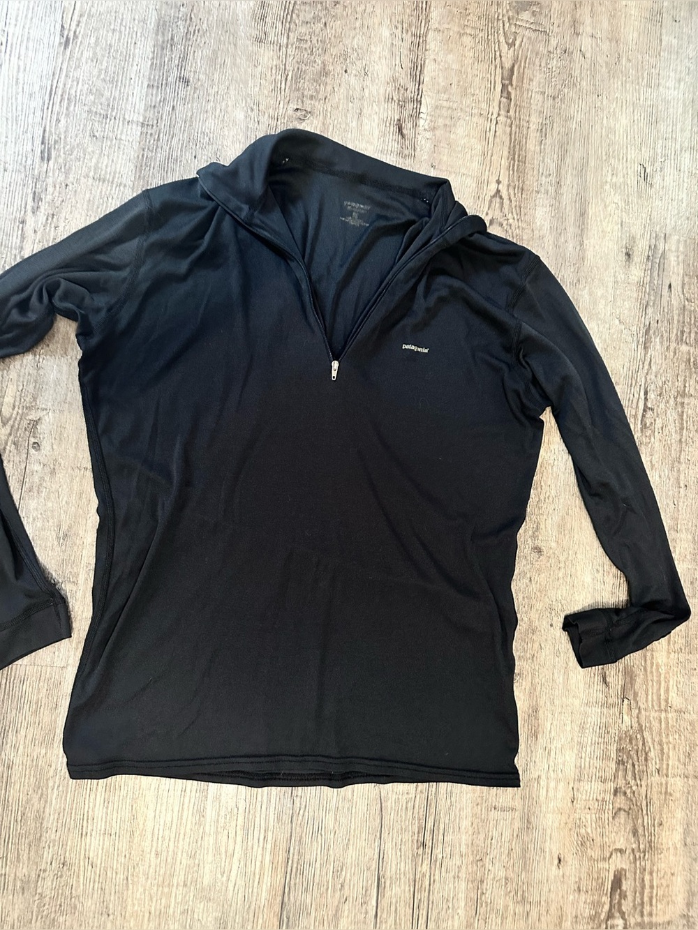 Patagonia Men's 1/2-Zip Base Layer Pullover (Style 44661 - Size Large)